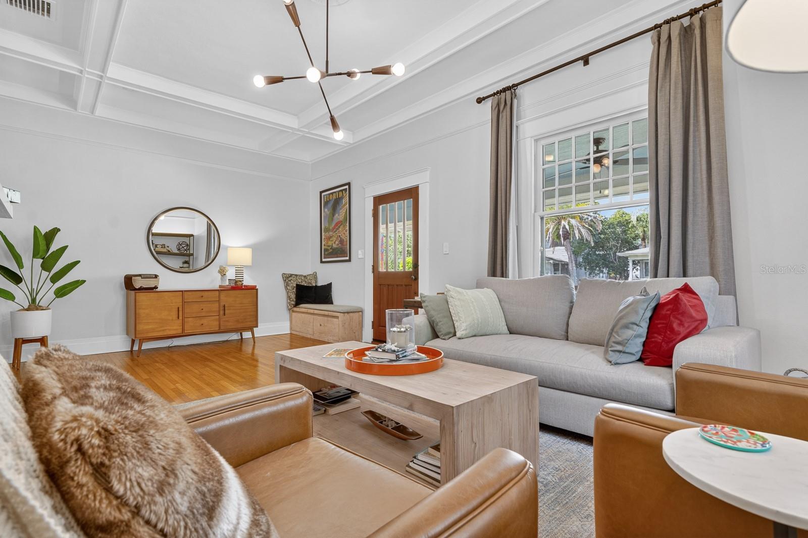 Listing photo id 7 for 718 Boulevard