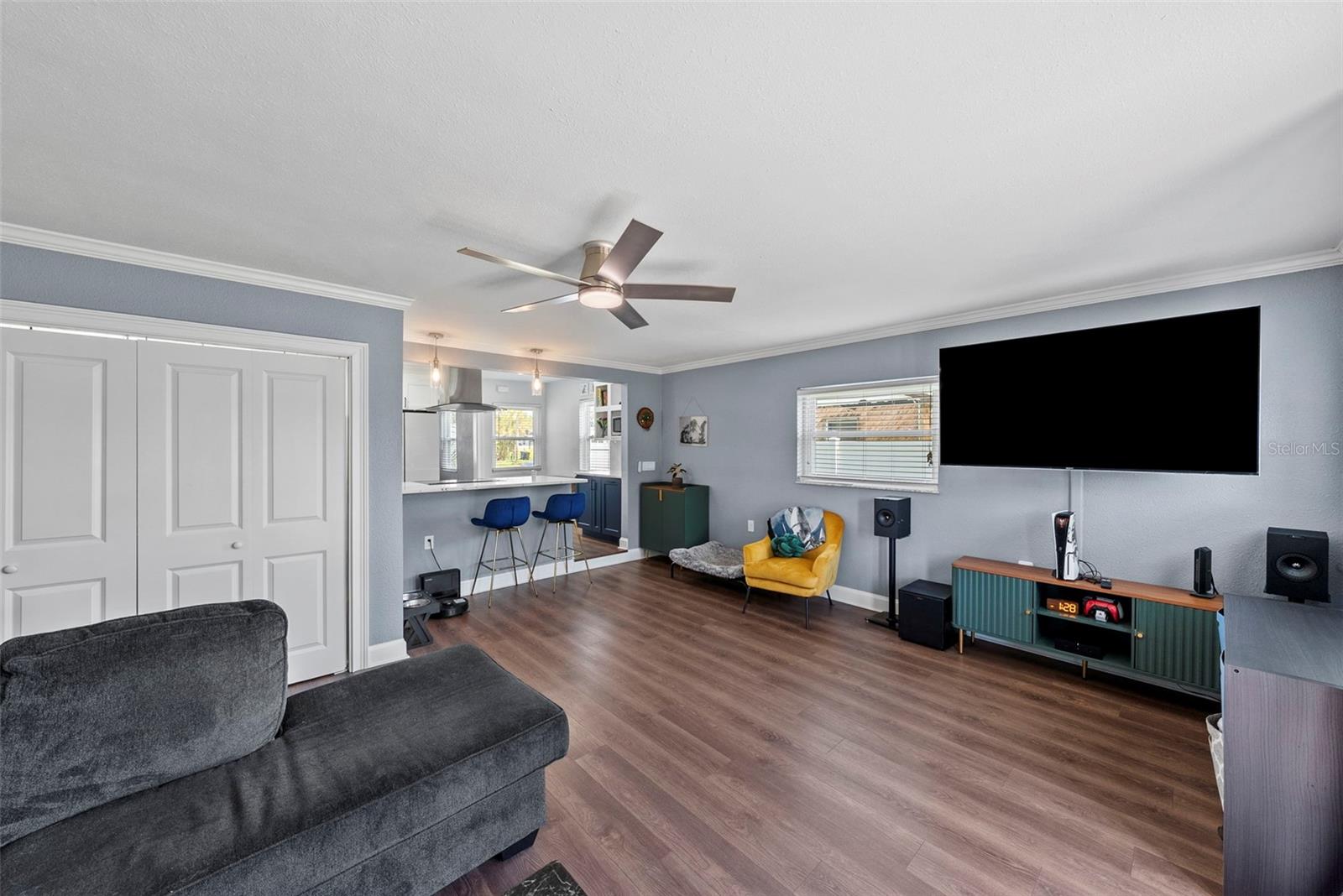 Image 9 of 26 For 824 61st Avenue Ne