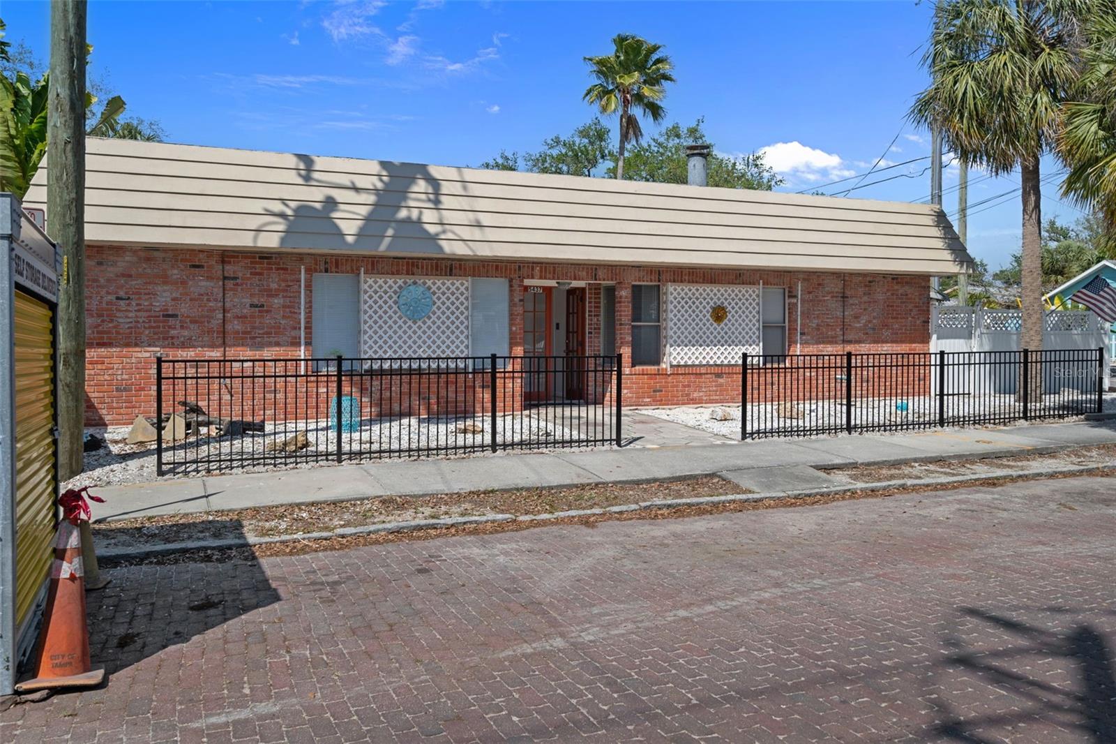 Image 3 of 60 For 5437 29th Avenue S