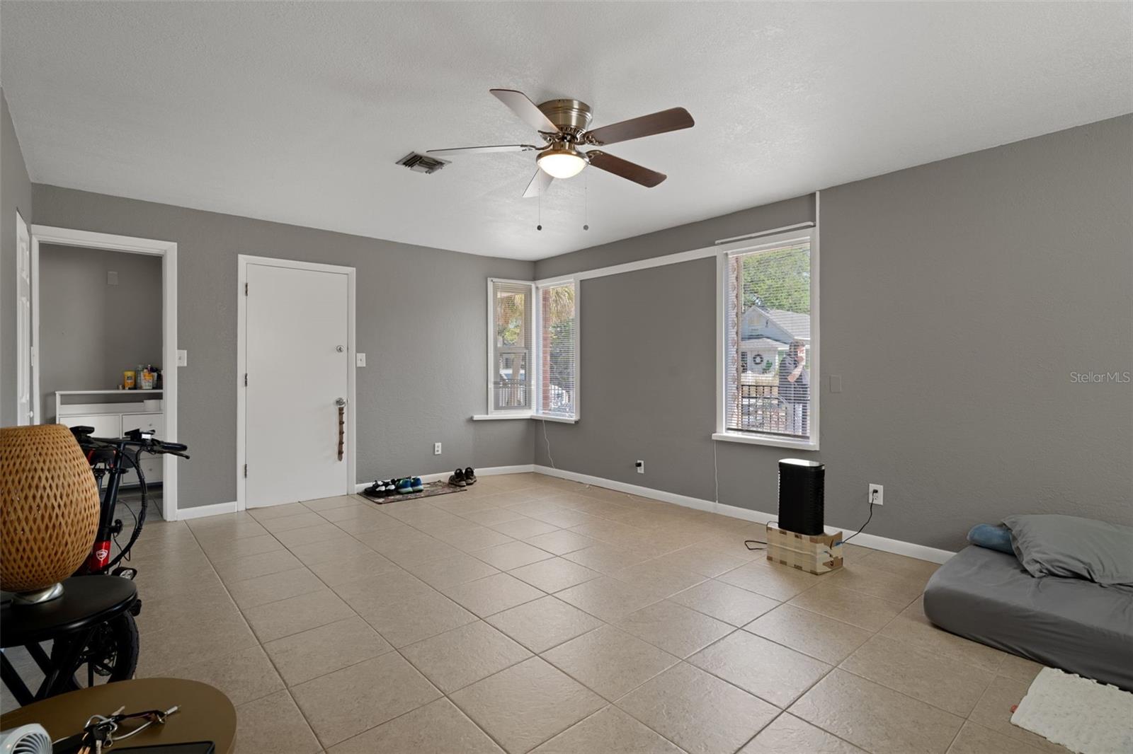 Image 4 of 60 For 5437 29th Avenue S