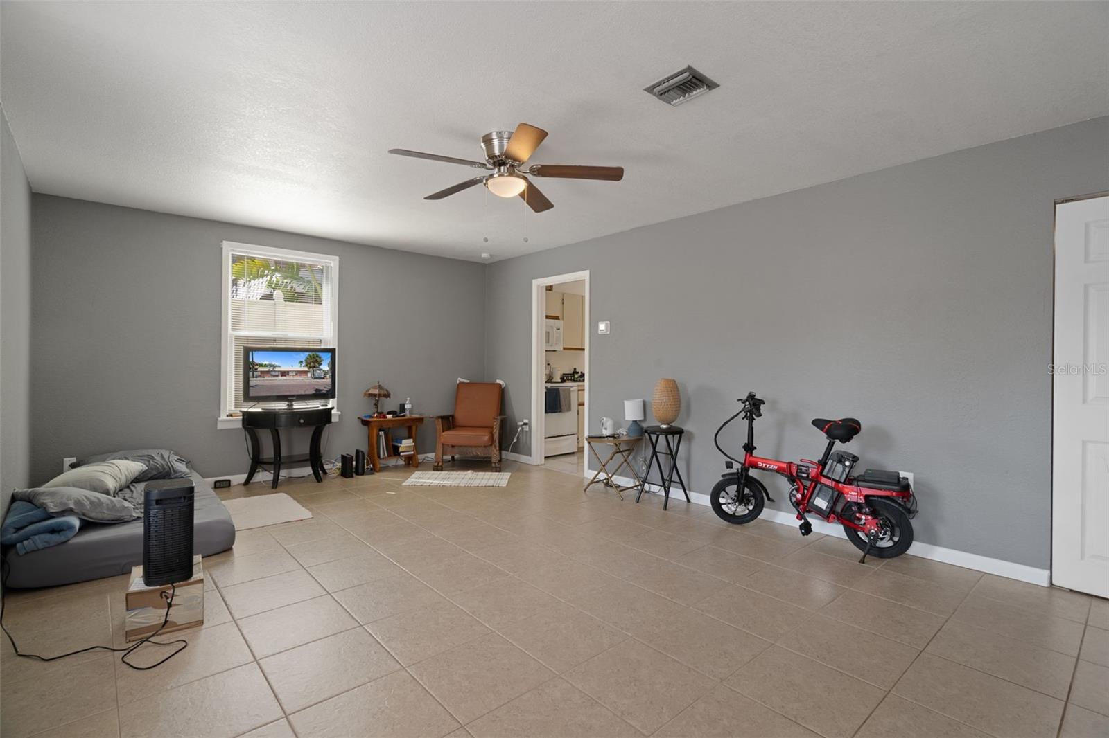 Image 6 of 60 For 5437 29th Avenue S