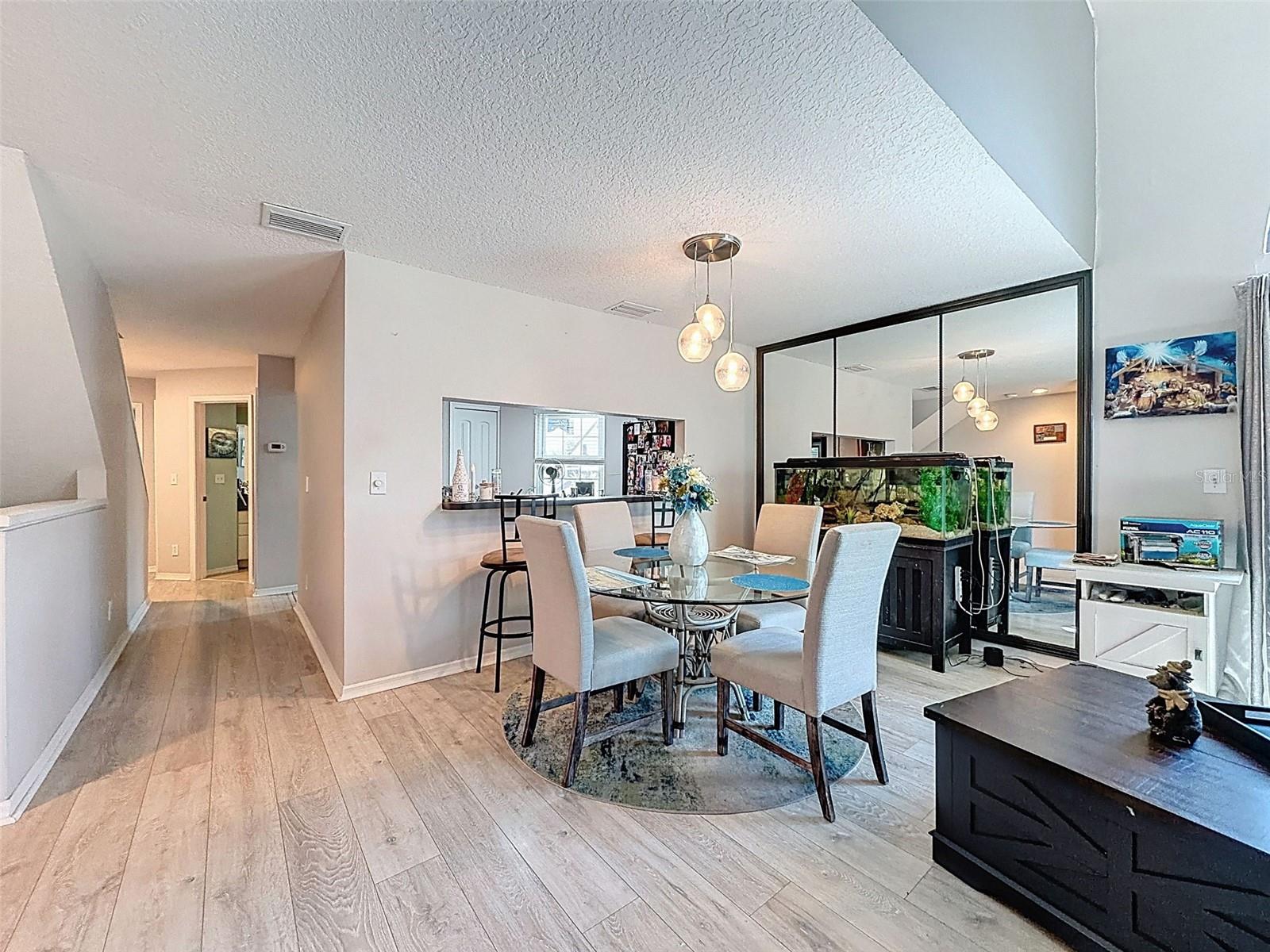 Image 18 of 62 For 3455 Countryside Boulevard 98