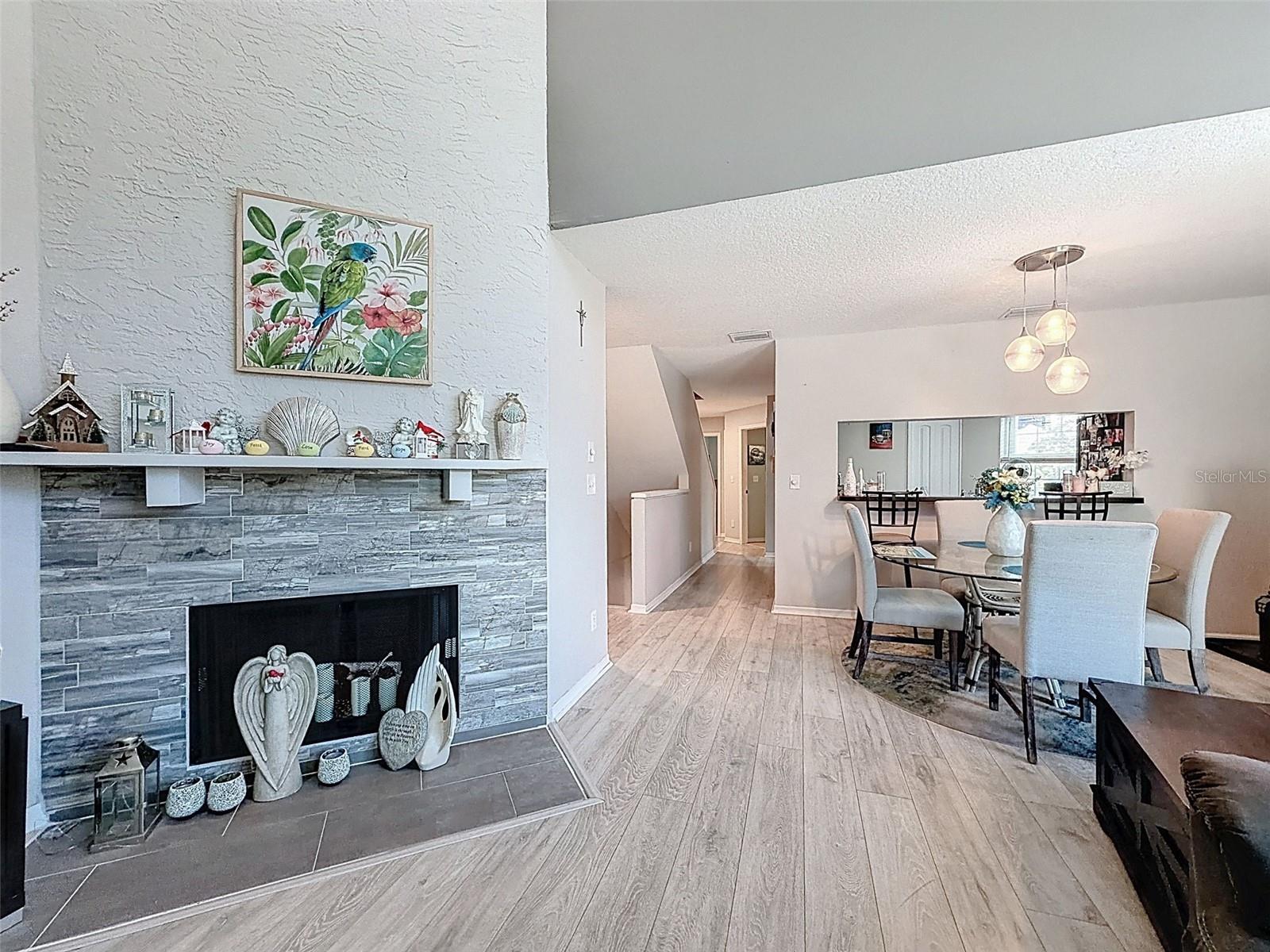 Image 20 of 62 For 3455 Countryside Boulevard 98