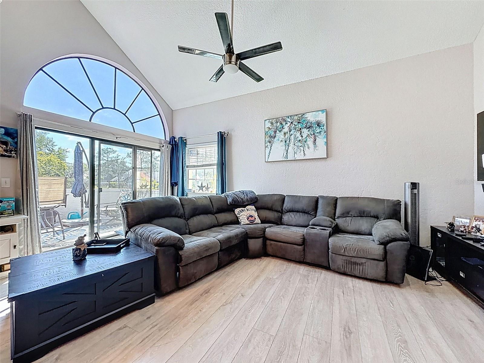 Image 21 of 62 For 3455 Countryside Boulevard 98