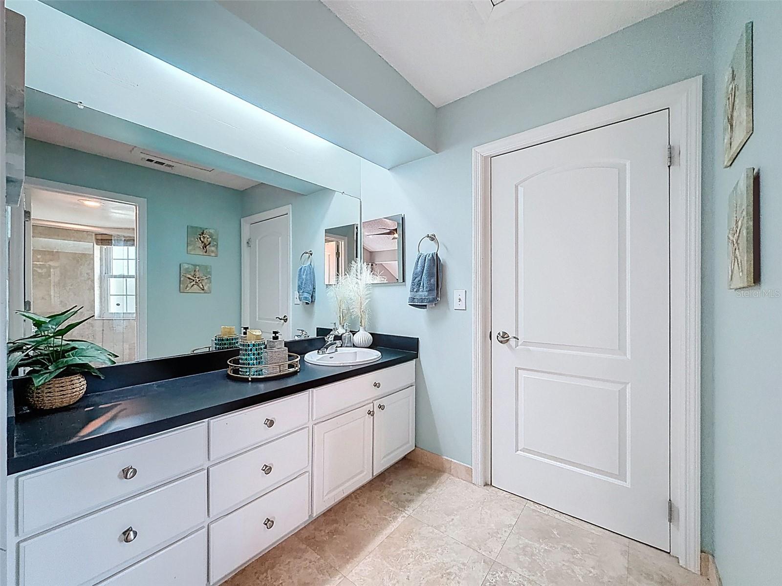 Image 43 of 62 For 3455 Countryside Boulevard 98