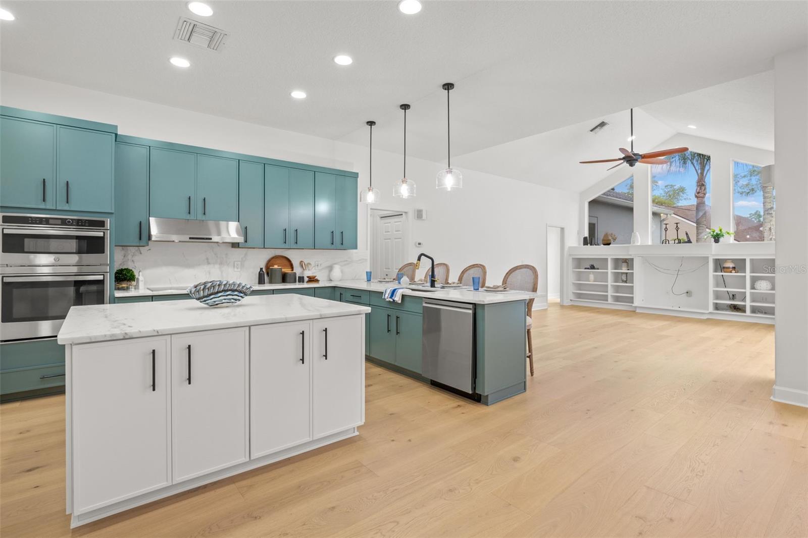 Listing photo id 11 for 3692 Johnathon Avenue