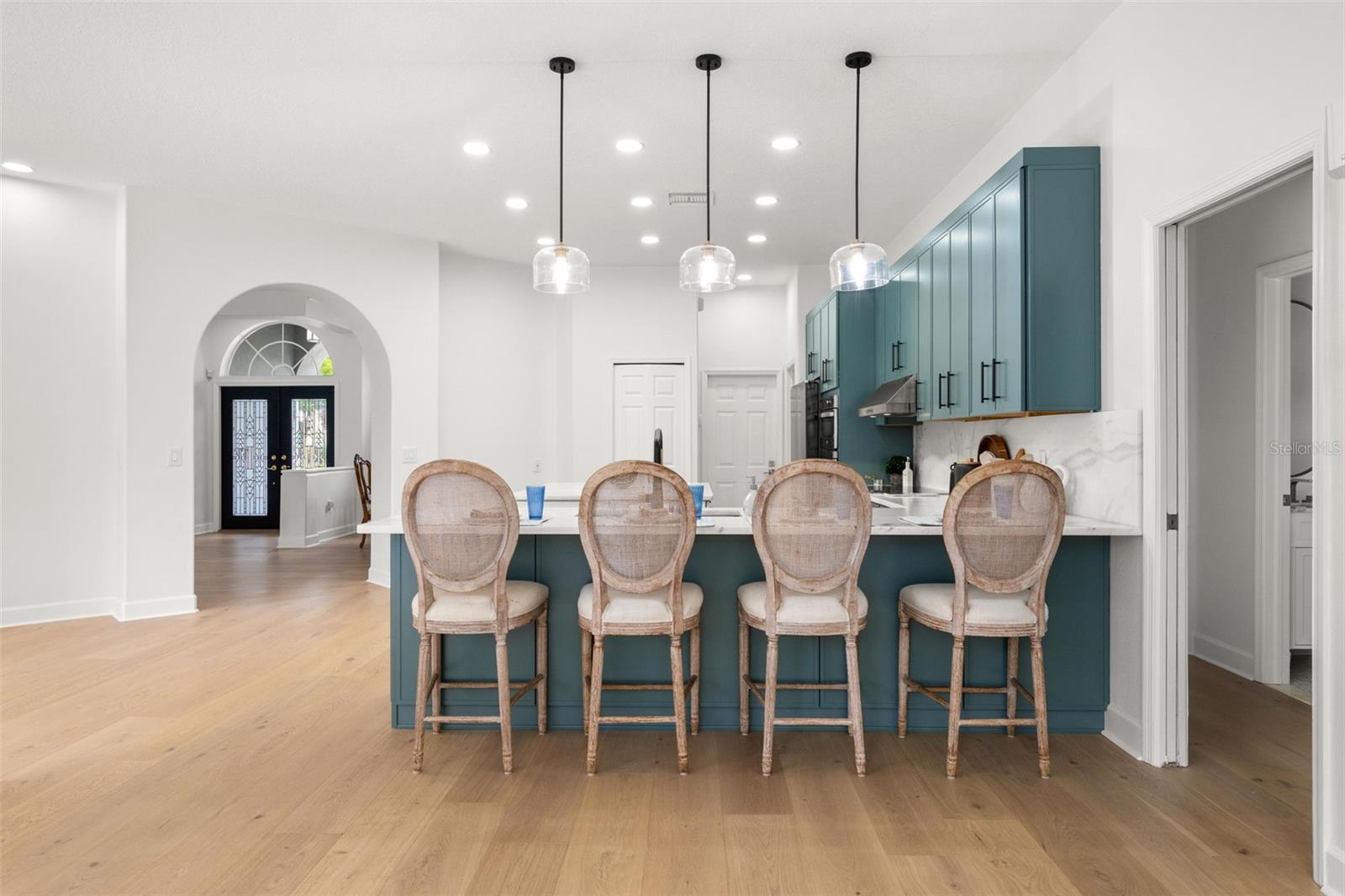 Listing photo id 12 for 3692 Johnathon Avenue