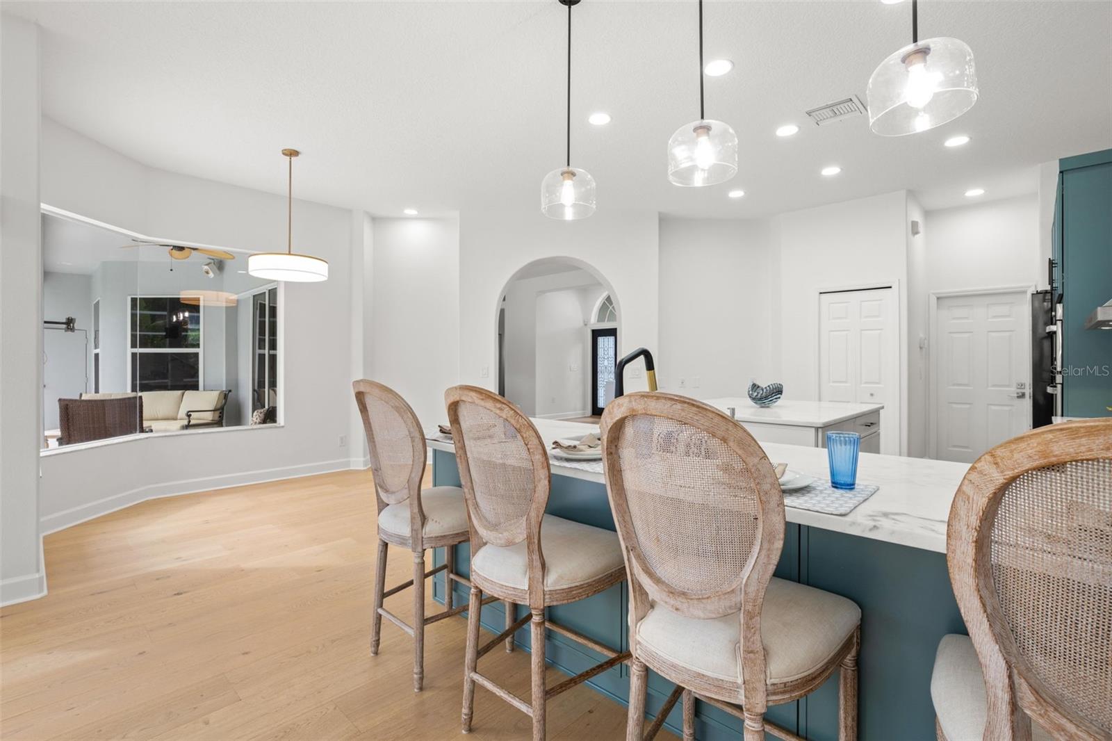 Listing photo id 15 for 3692 Johnathon Avenue