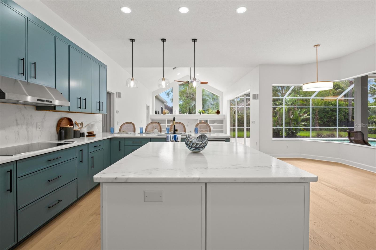 Listing photo id 17 for 3692 Johnathon Avenue