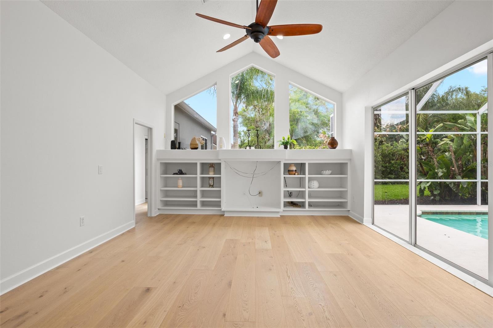 Listing photo id 24 for 3692 Johnathon Avenue