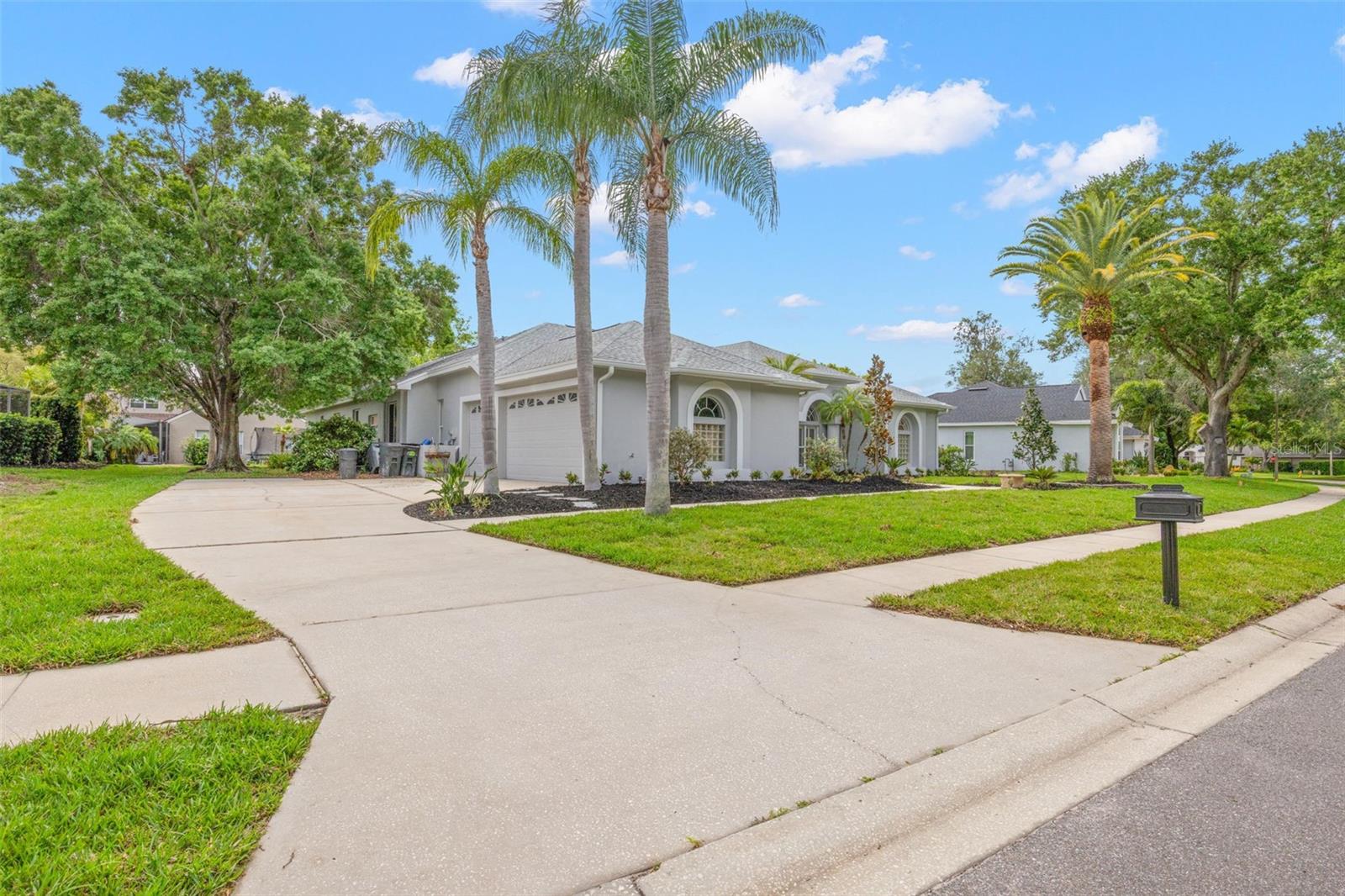 Listing photo id 1 for 3692 Johnathon Avenue