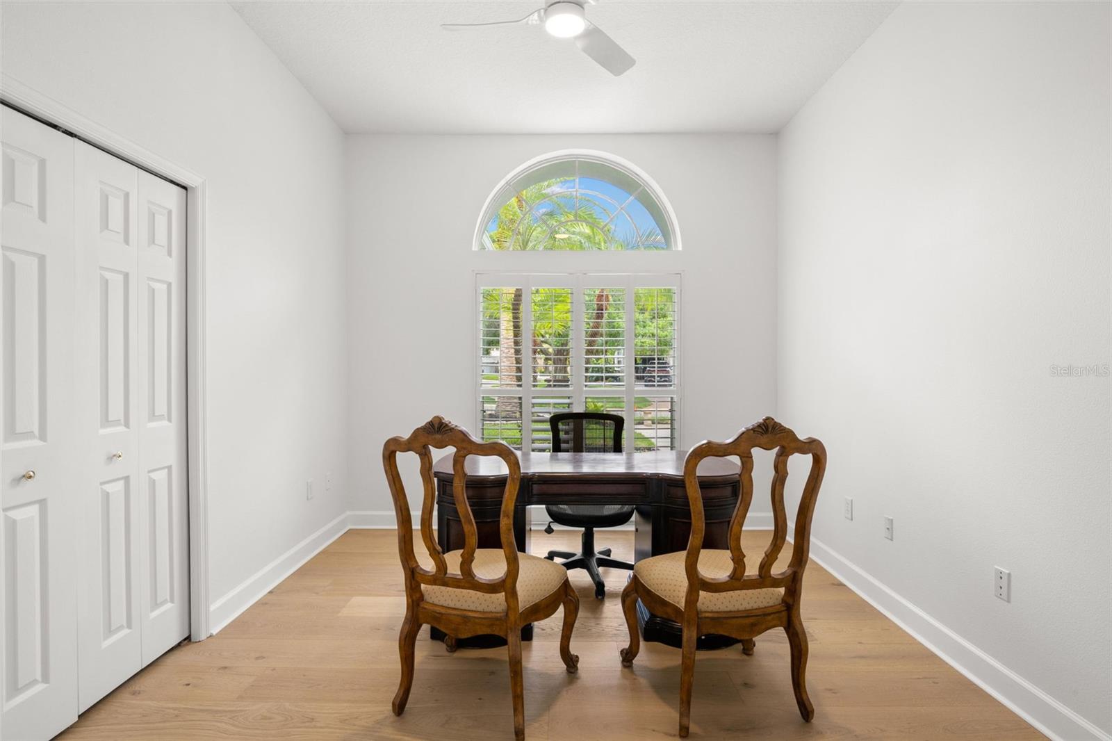 Listing photo id 38 for 3692 Johnathon Avenue