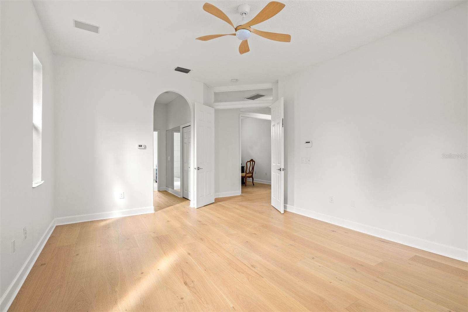 Listing photo id 40 for 3692 Johnathon Avenue