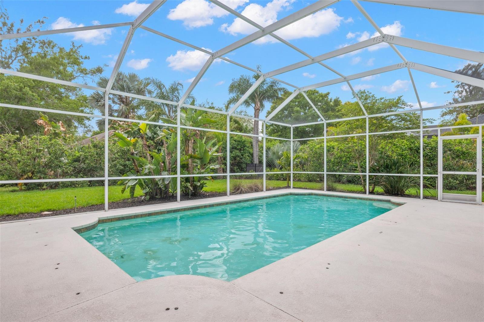 Listing photo id 53 for 3692 Johnathon Avenue