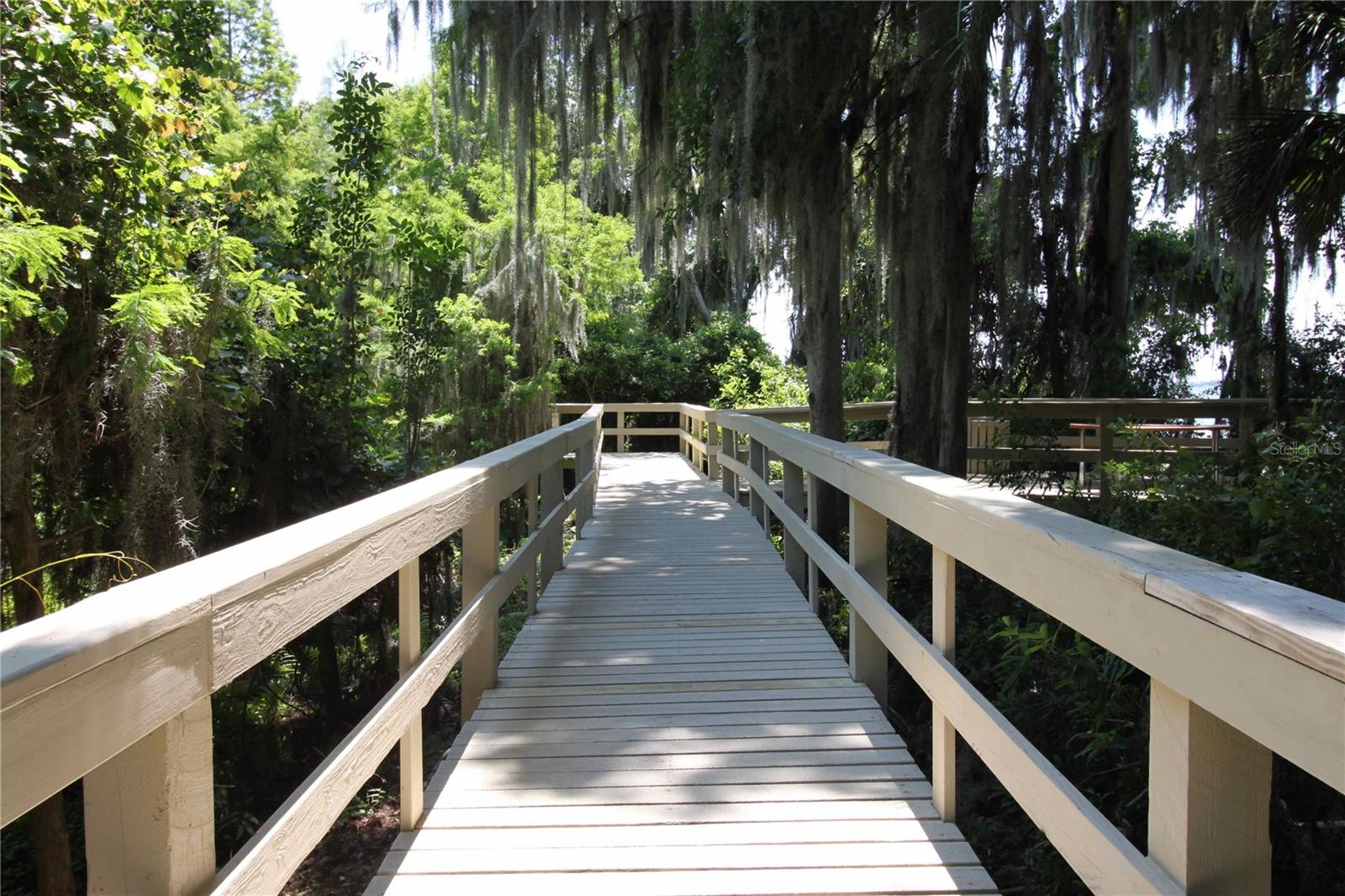 Listing photo id 82 for 3692 Johnathon Avenue