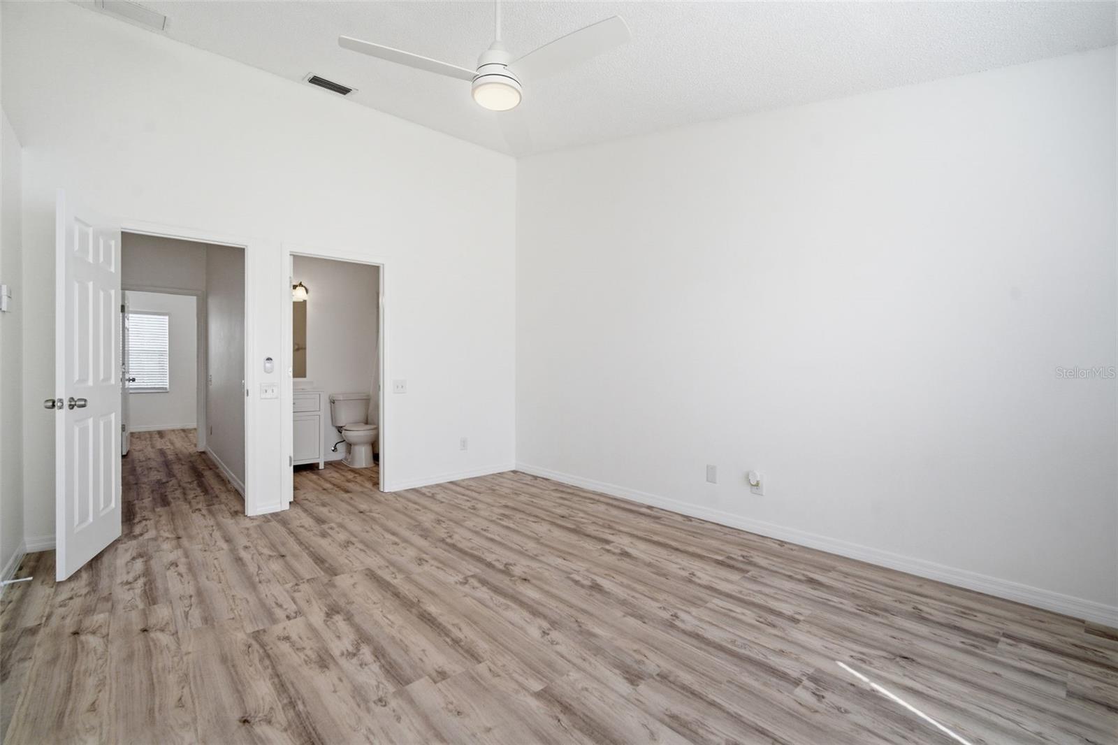 Image 32 of 59 For 6229 Bayside Key Drive