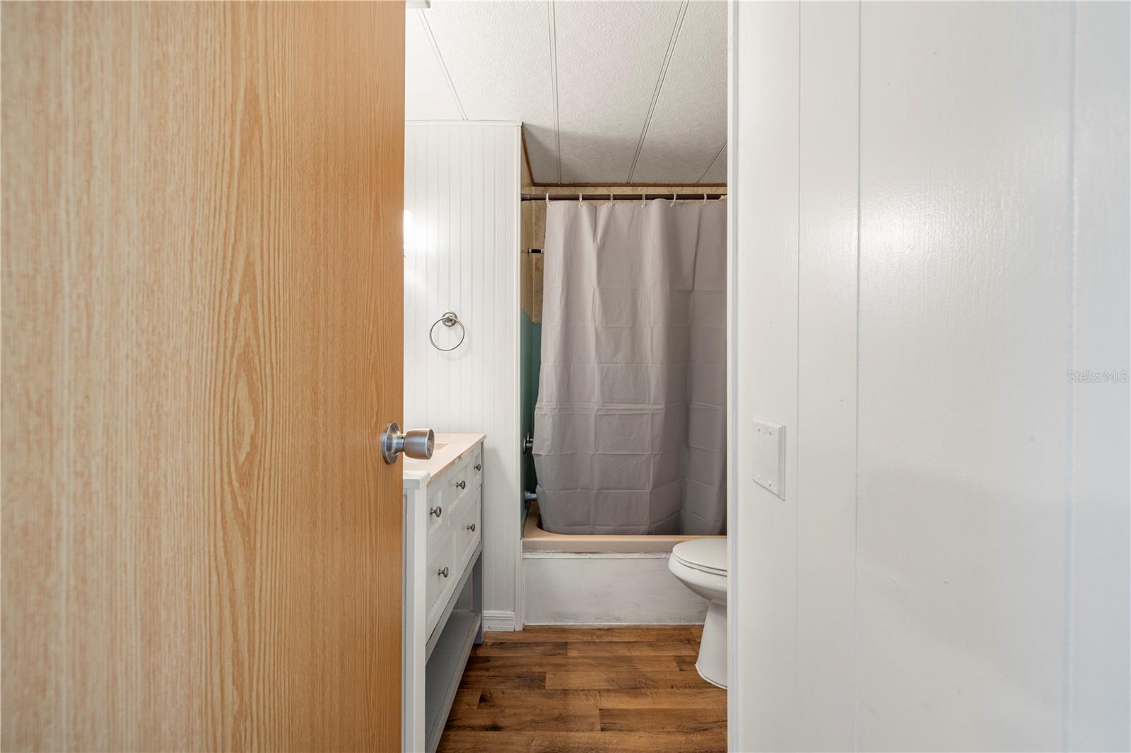 Image 22 of 45 For 6123 Ridgewood Drive