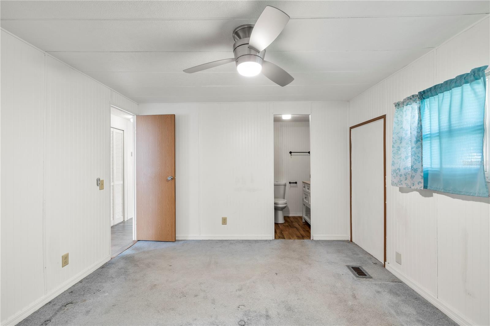 Image 24 of 45 For 6123 Ridgewood Drive