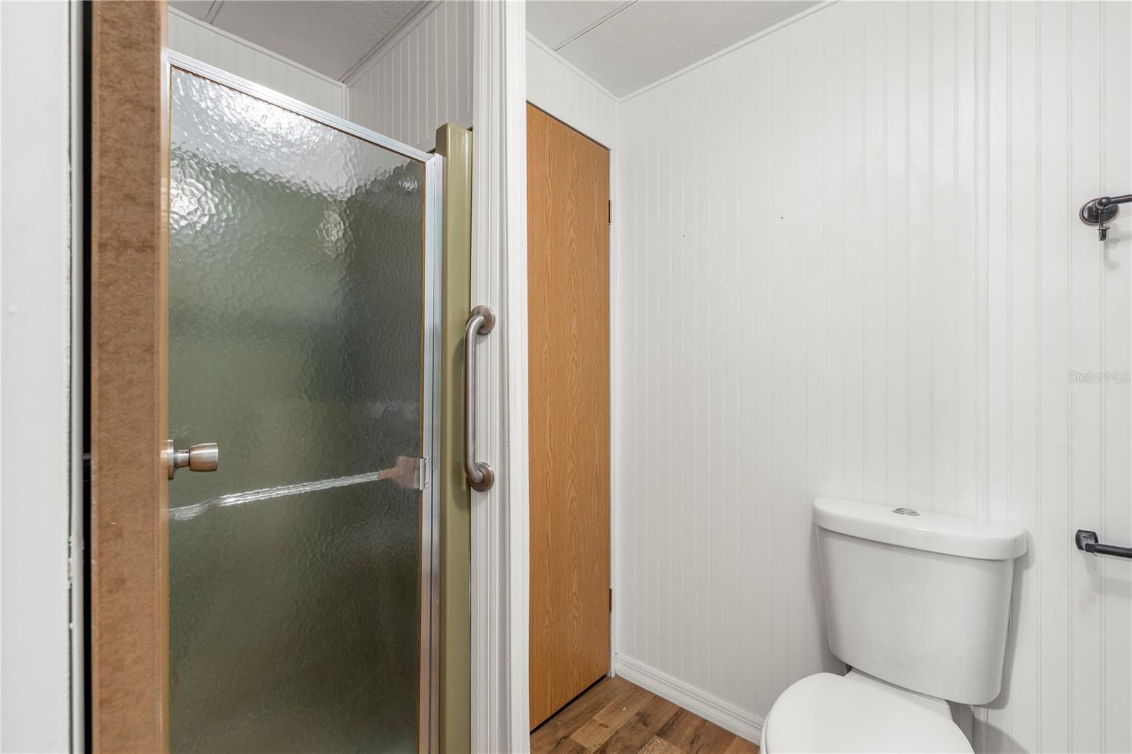 Image 26 of 45 For 6123 Ridgewood Drive