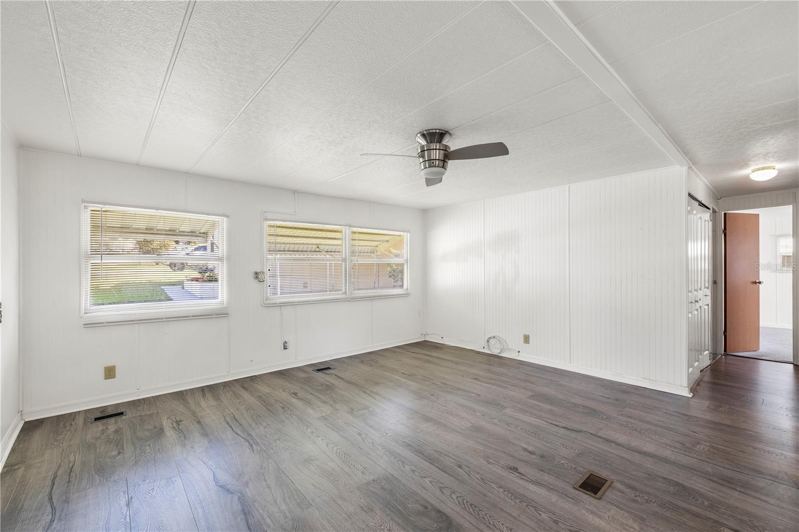 Image 8 of 45 For 6123 Ridgewood Drive