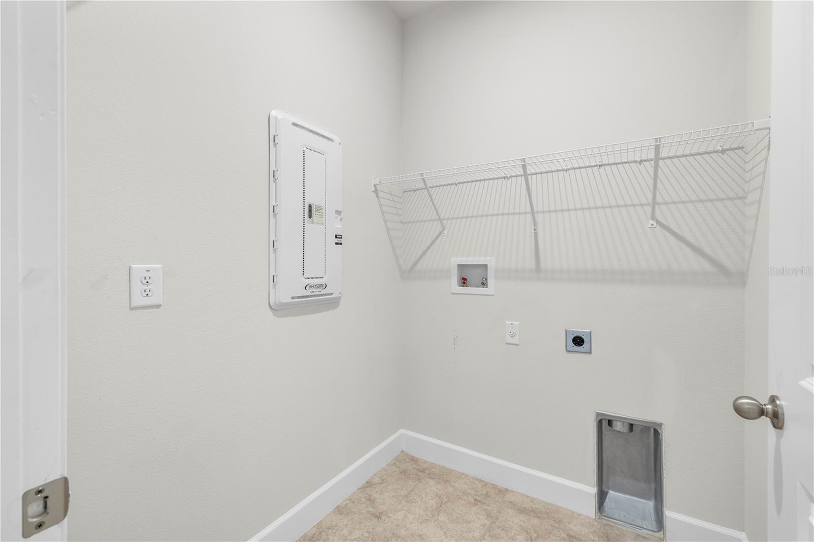 Image 24 of 56 For 7886 Greenway Avenue