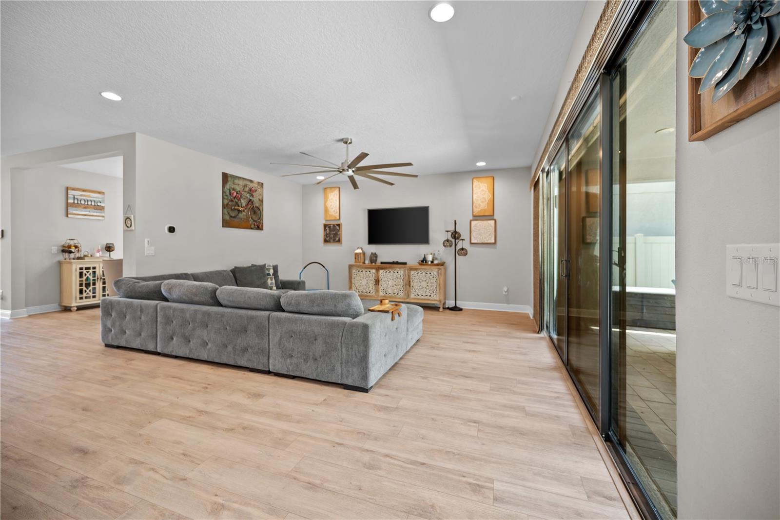 Listing photo id 14 for 14734 Horse Trot Road