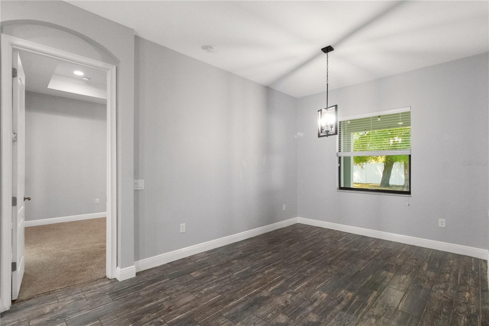 Image 11 of 43 For 691 Challice Drive