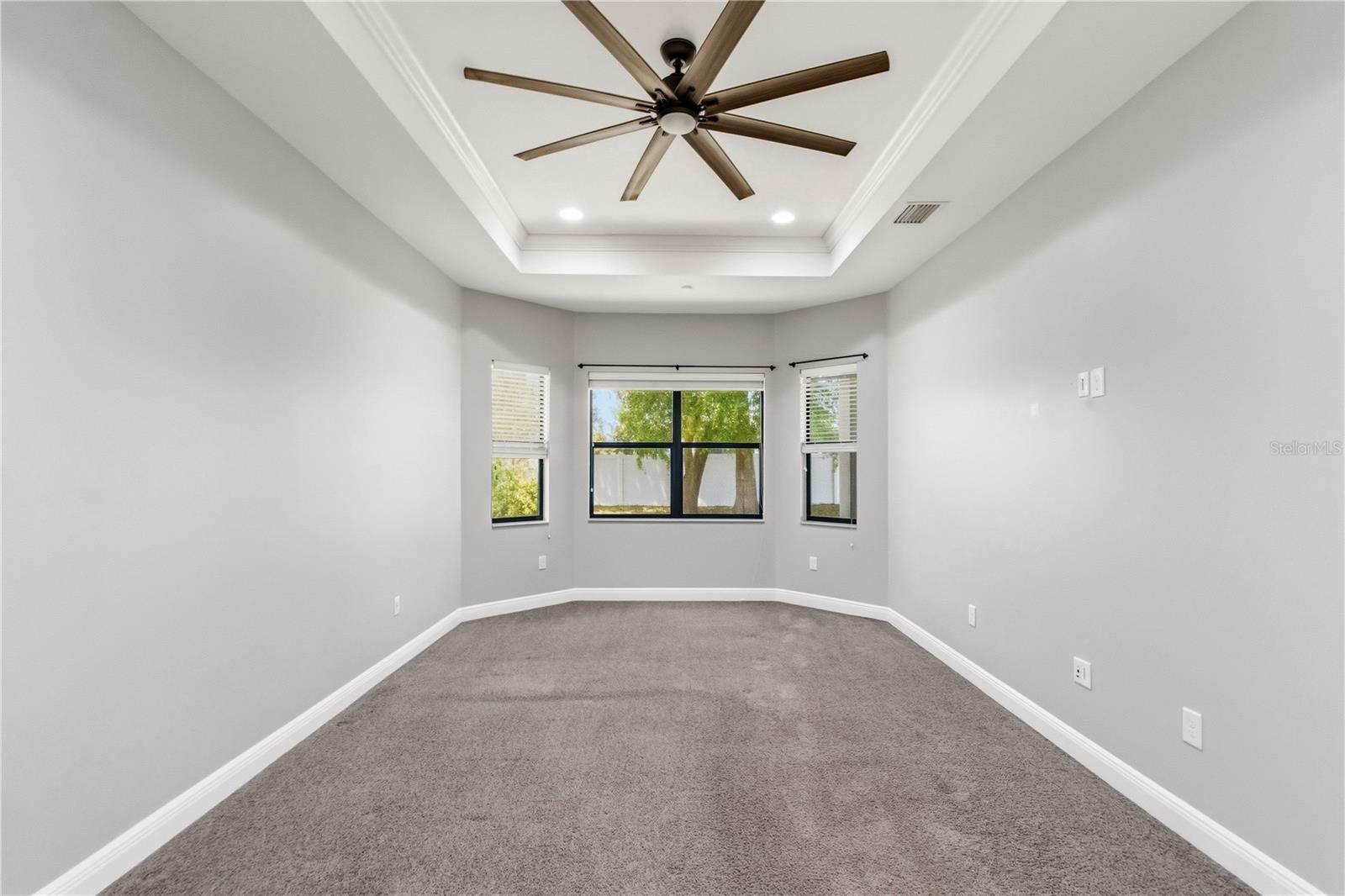 Image 16 of 43 For 691 Challice Drive