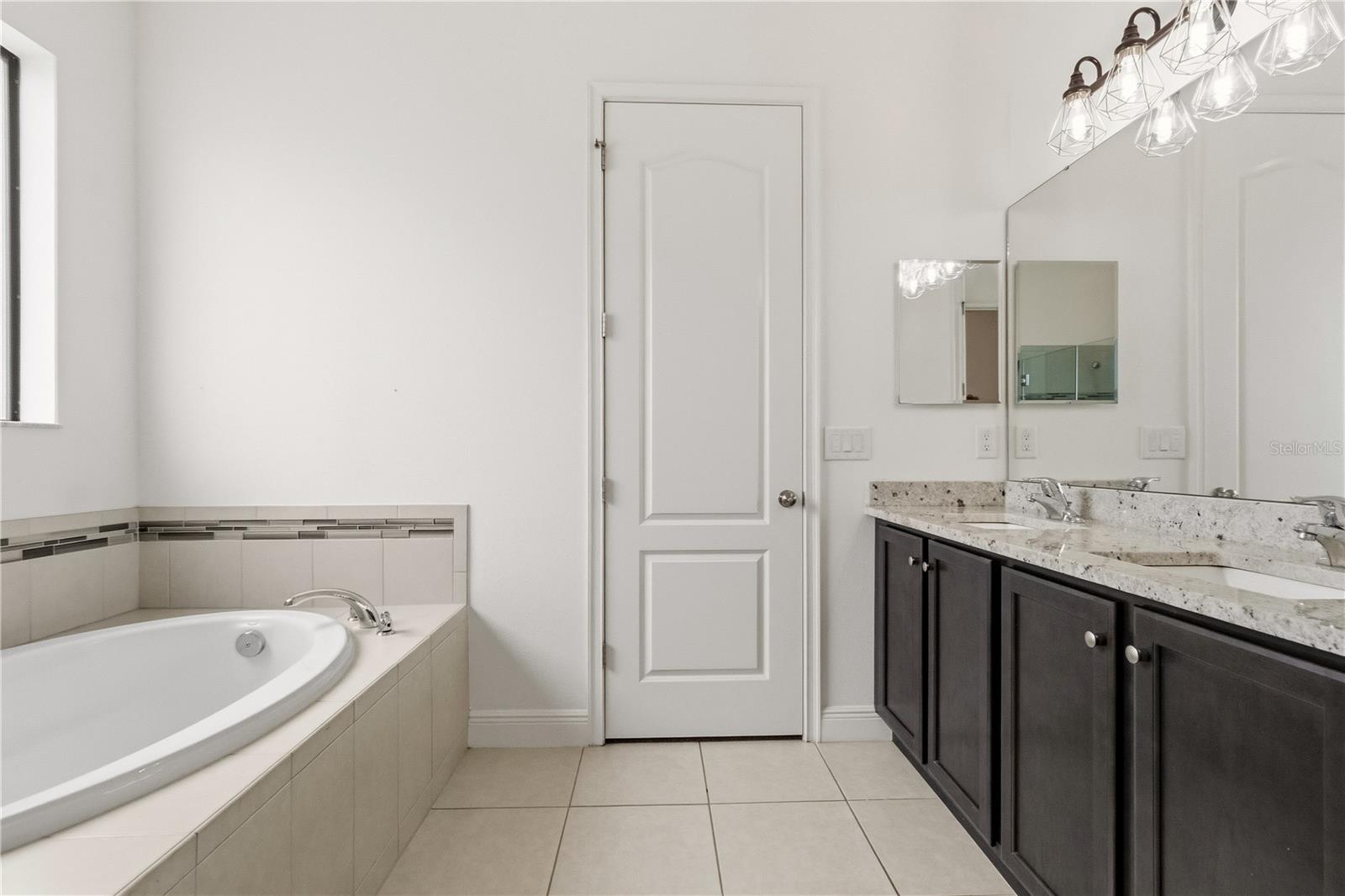 Image 18 of 43 For 691 Challice Drive