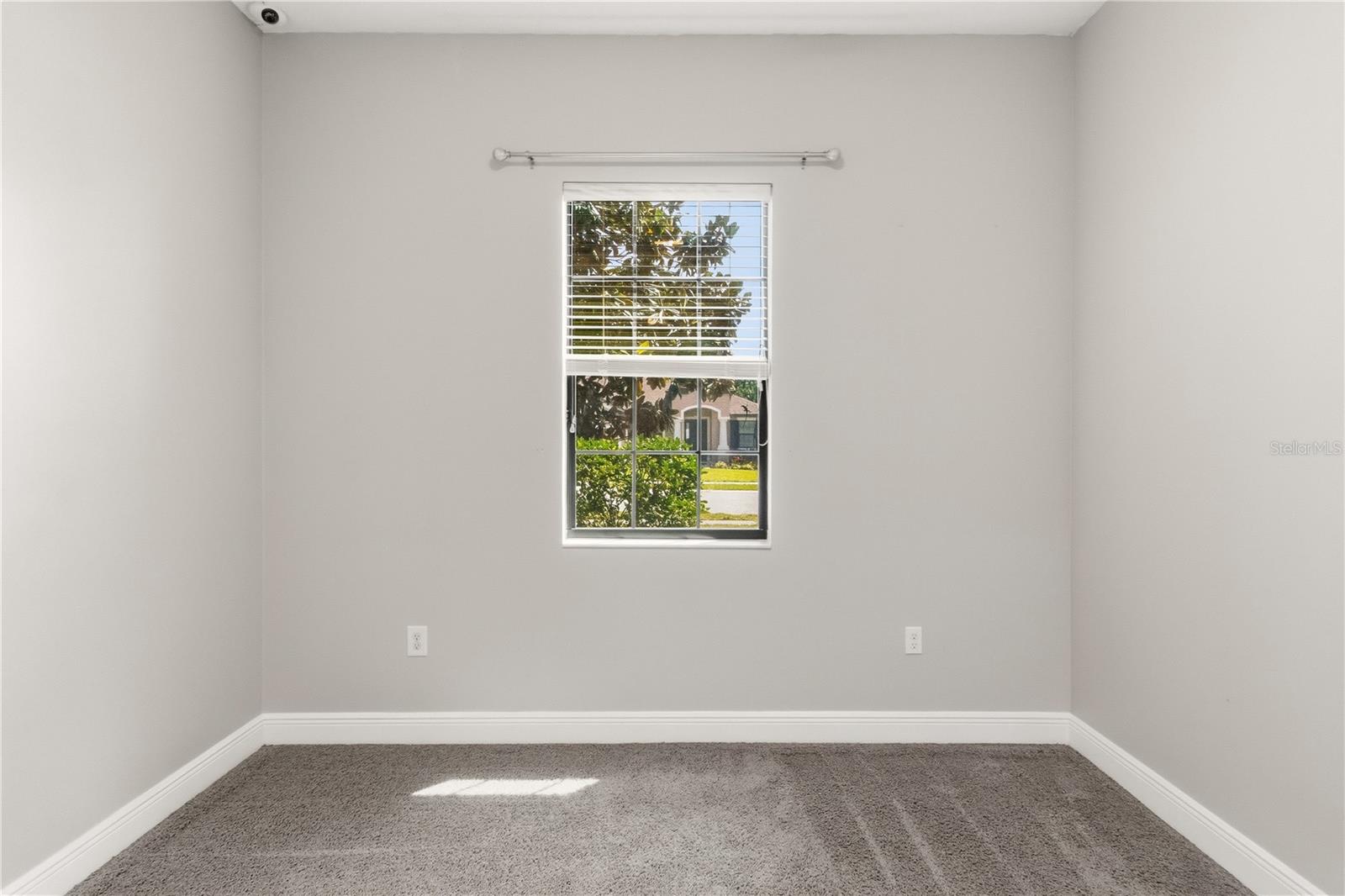 Image 27 of 43 For 691 Challice Drive