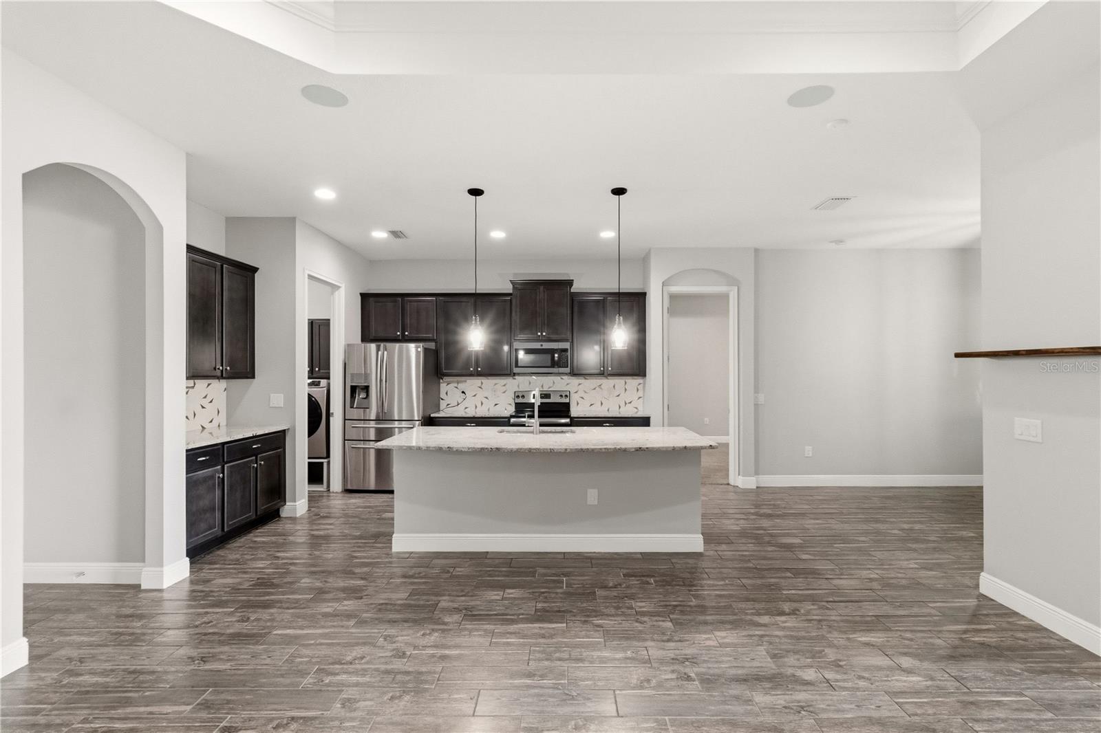 Image 5 of 43 For 691 Challice Drive