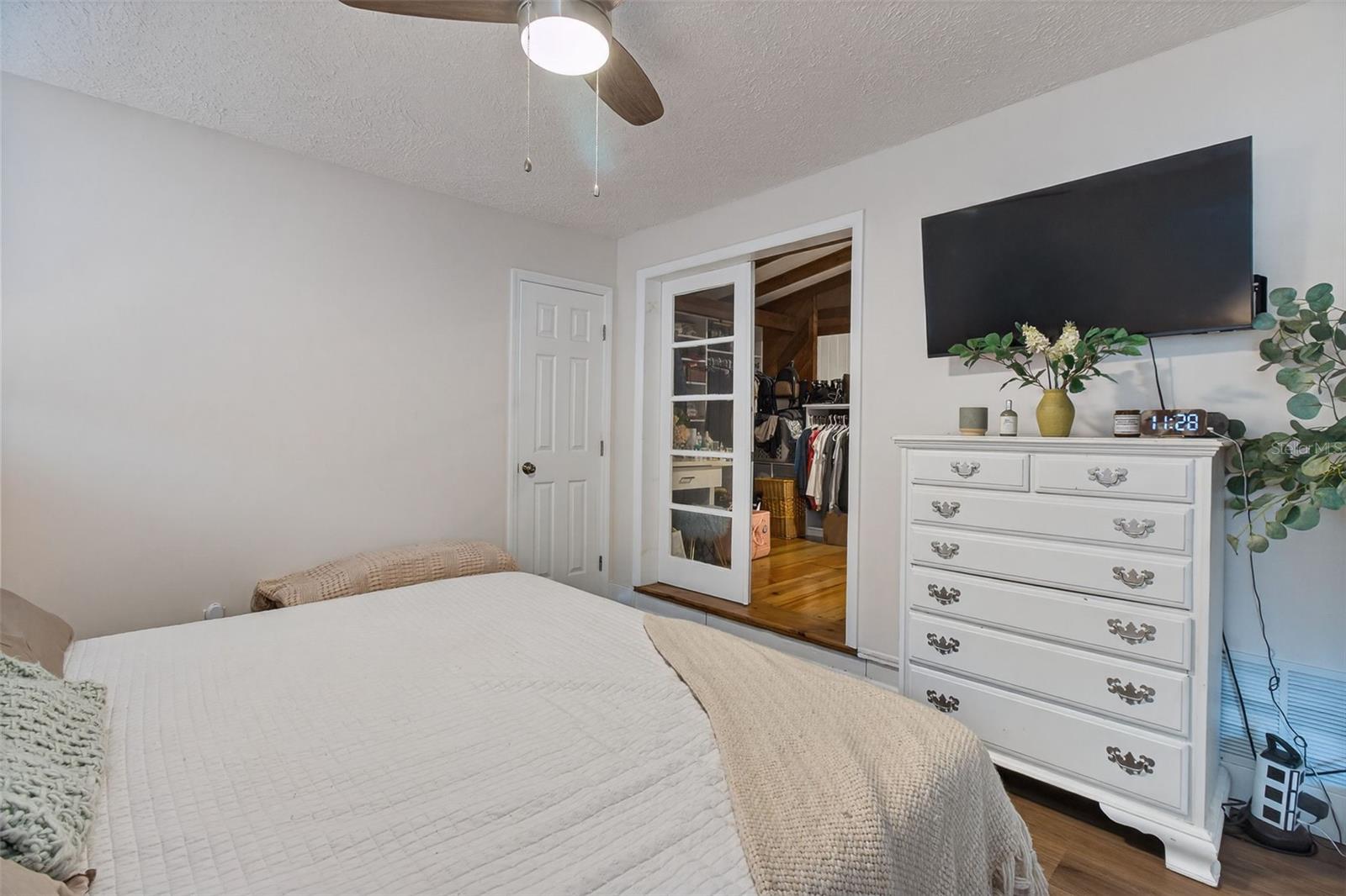 Image 14 of 28 For 322 47th Street N