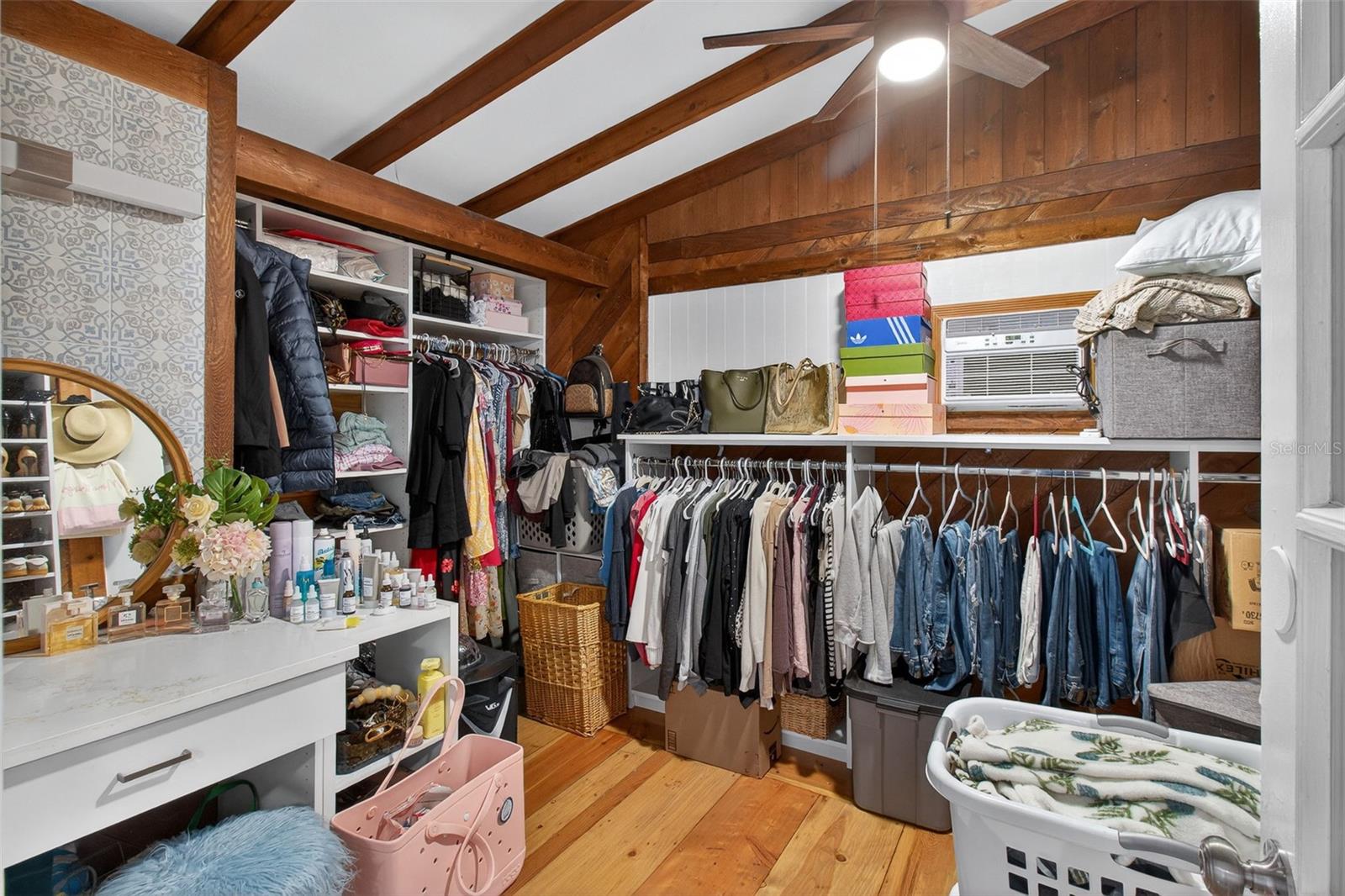 Image 17 of 28 For 322 47th Street N