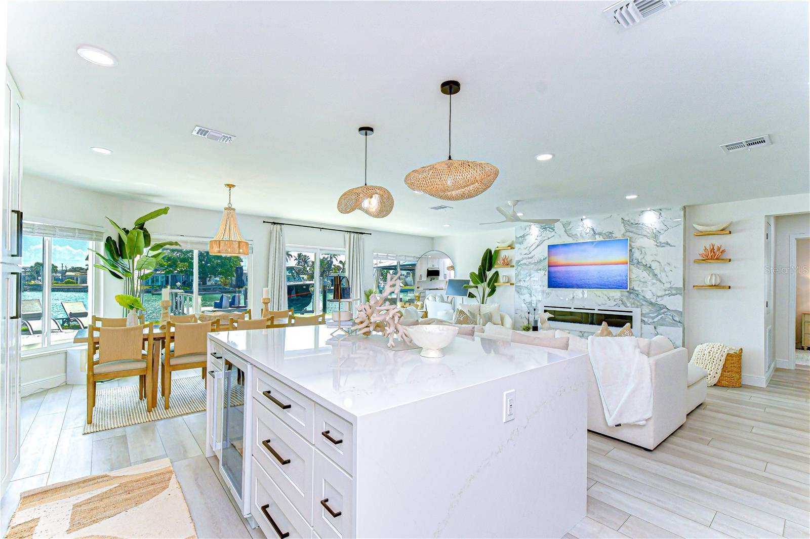 Listing photo id 9 for 728 Pruitt Drive