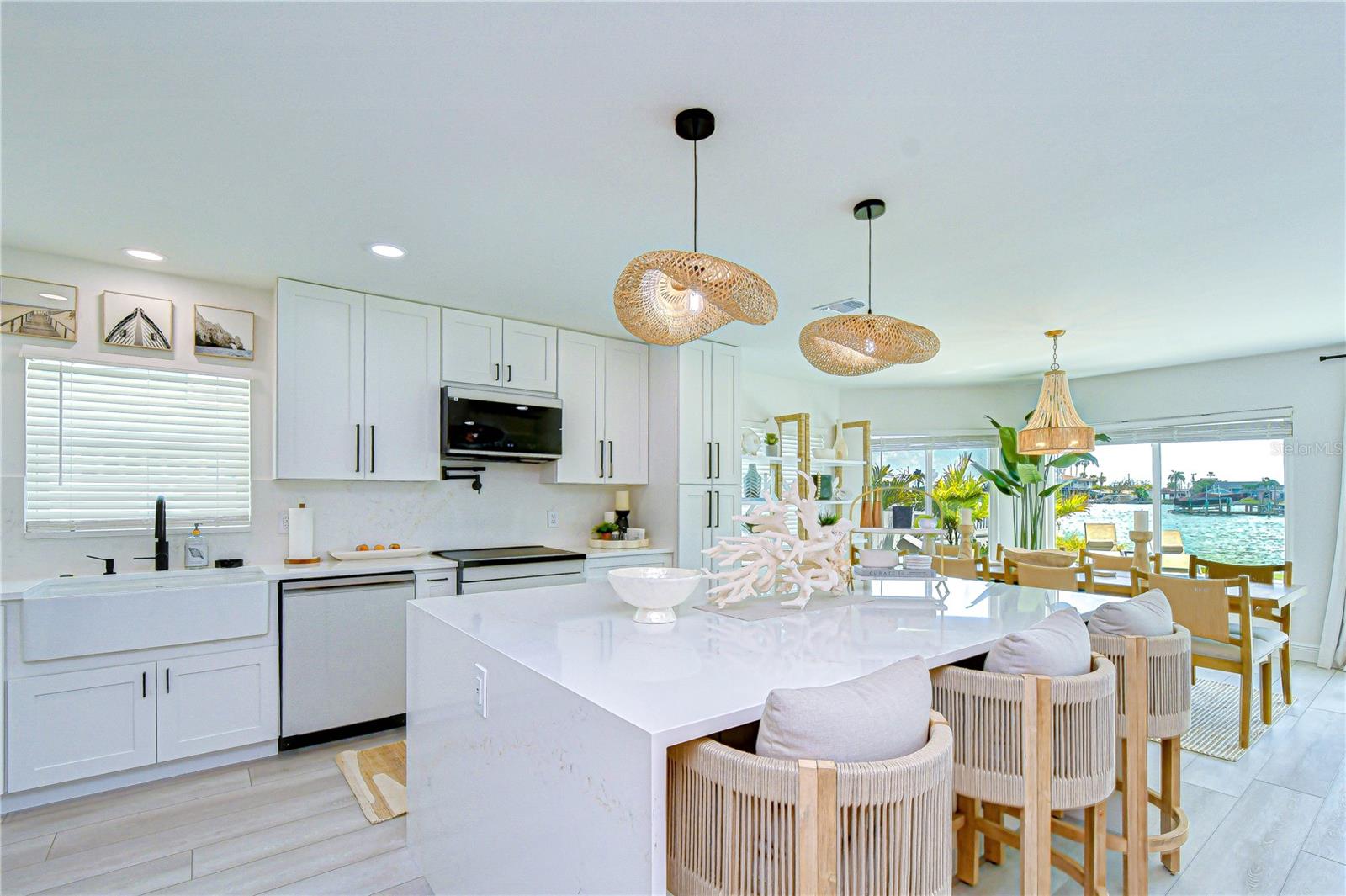 Listing photo id 12 for 728 Pruitt Drive