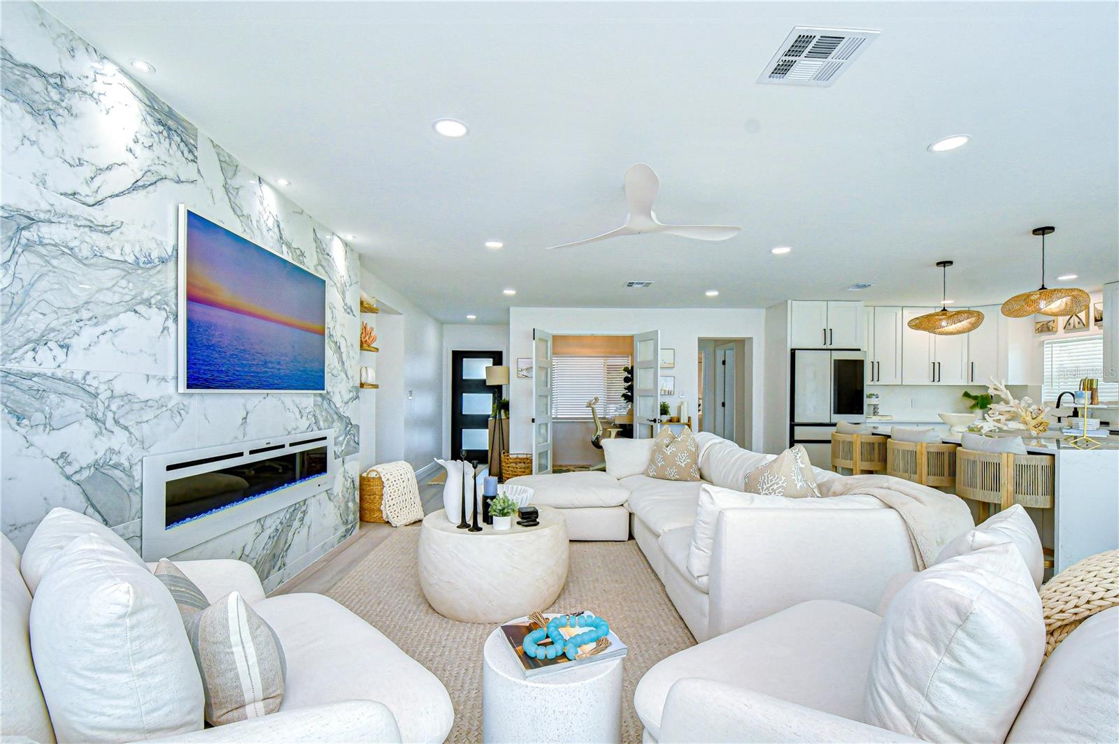 Listing photo id 13 for 728 Pruitt Drive