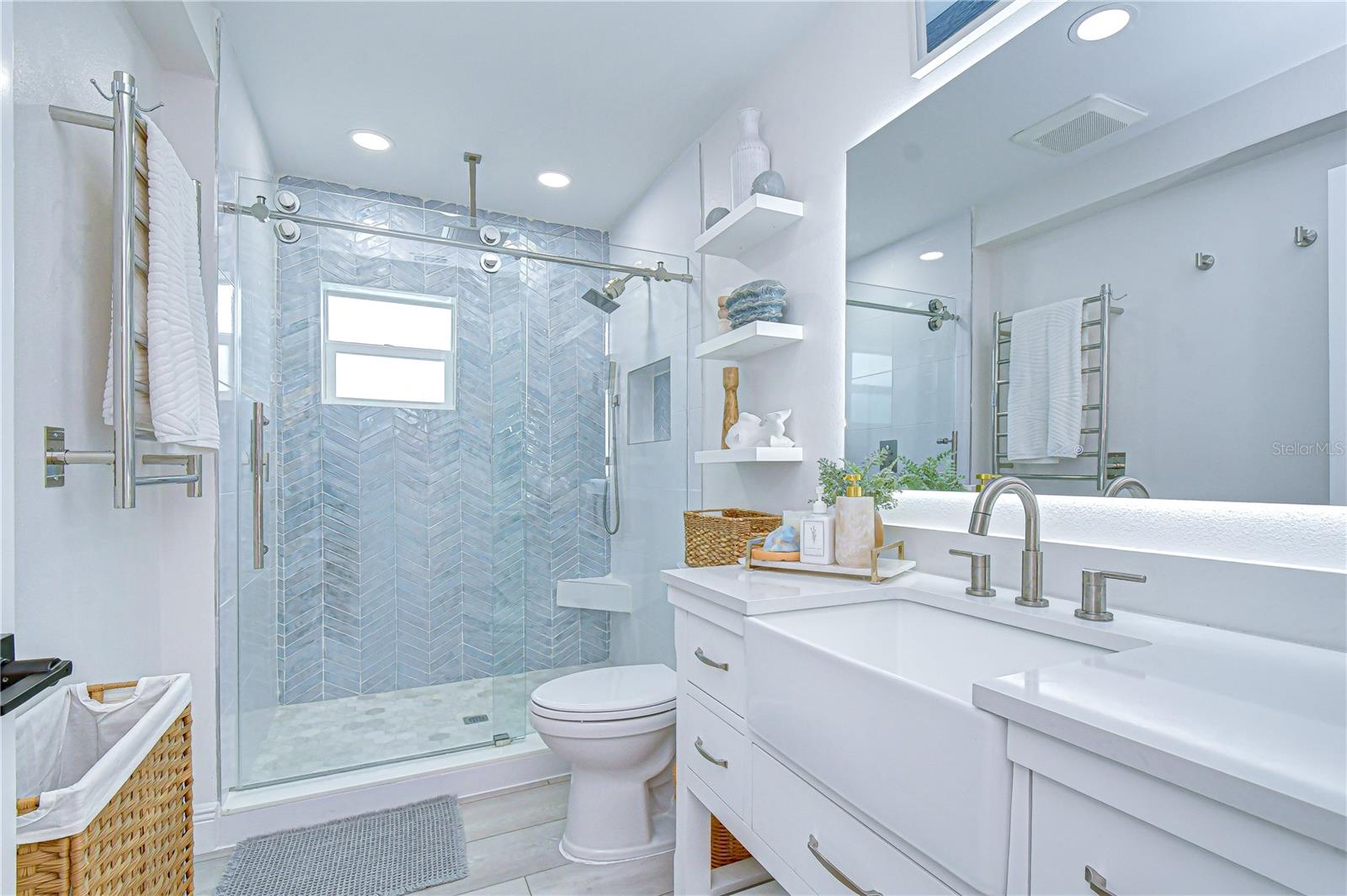 Listing photo id 15 for 728 Pruitt Drive