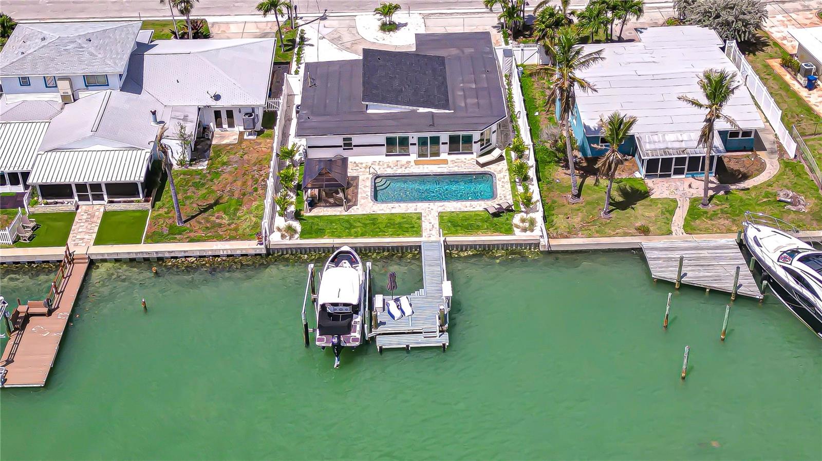 Listing photo id 0 for 728 Pruitt Drive