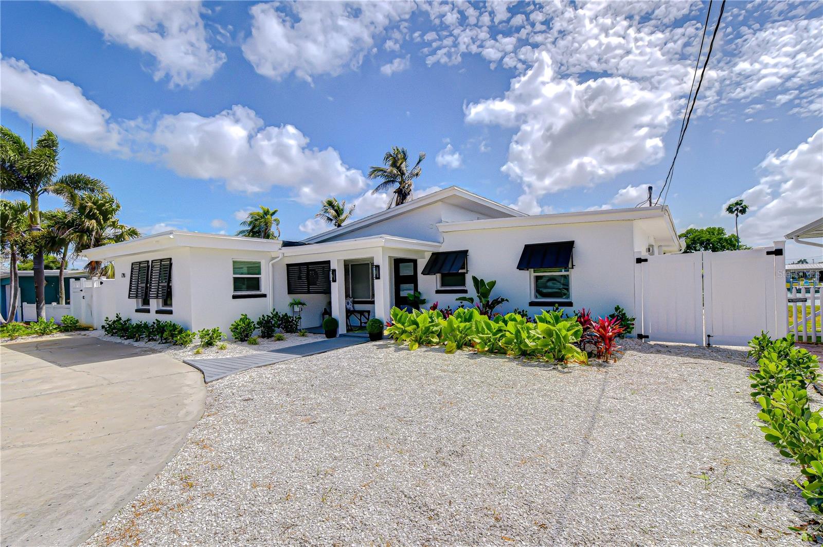 Listing photo id 3 for 728 Pruitt Drive