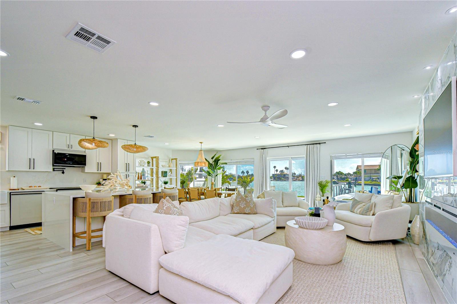 Listing photo id 7 for 728 Pruitt Drive