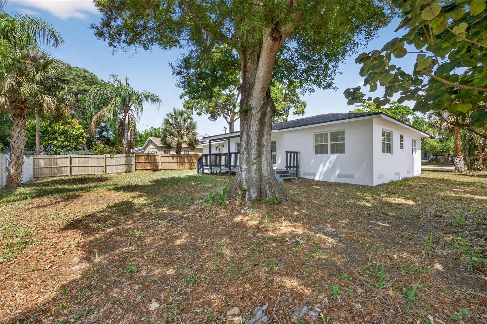 Image 21 of 29 For 712 Crest Avenue