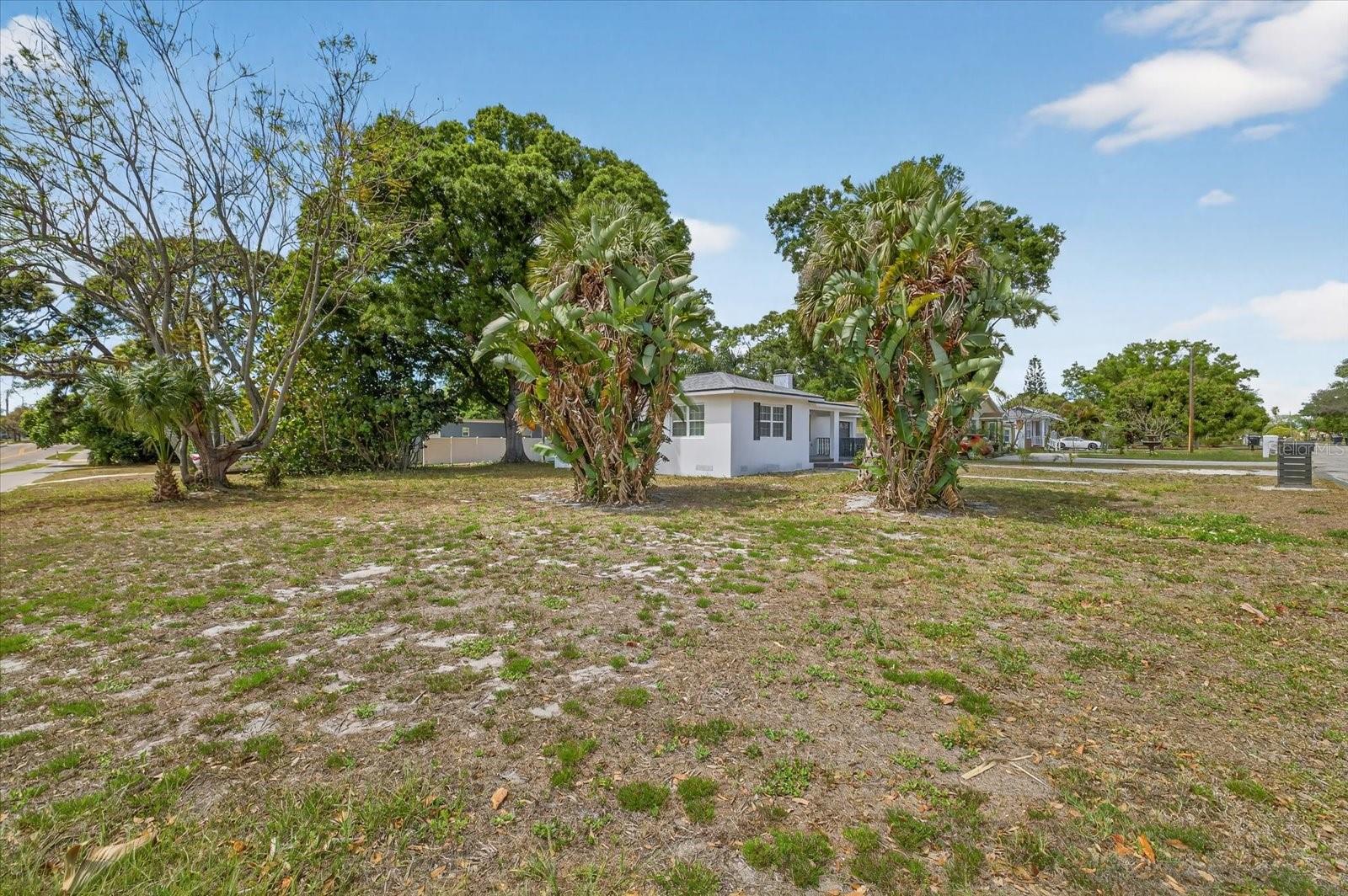 Image 23 of 29 For 712 Crest Avenue