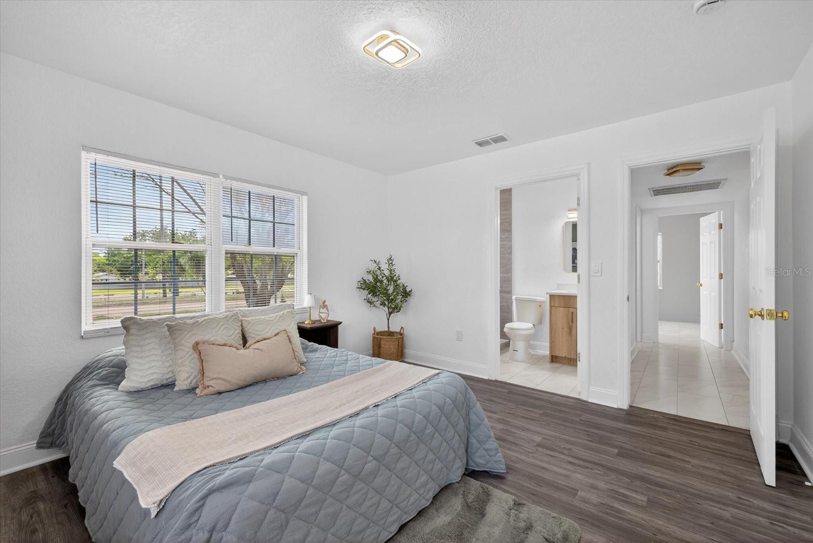 Image 25 of 29 For 712 Crest Avenue