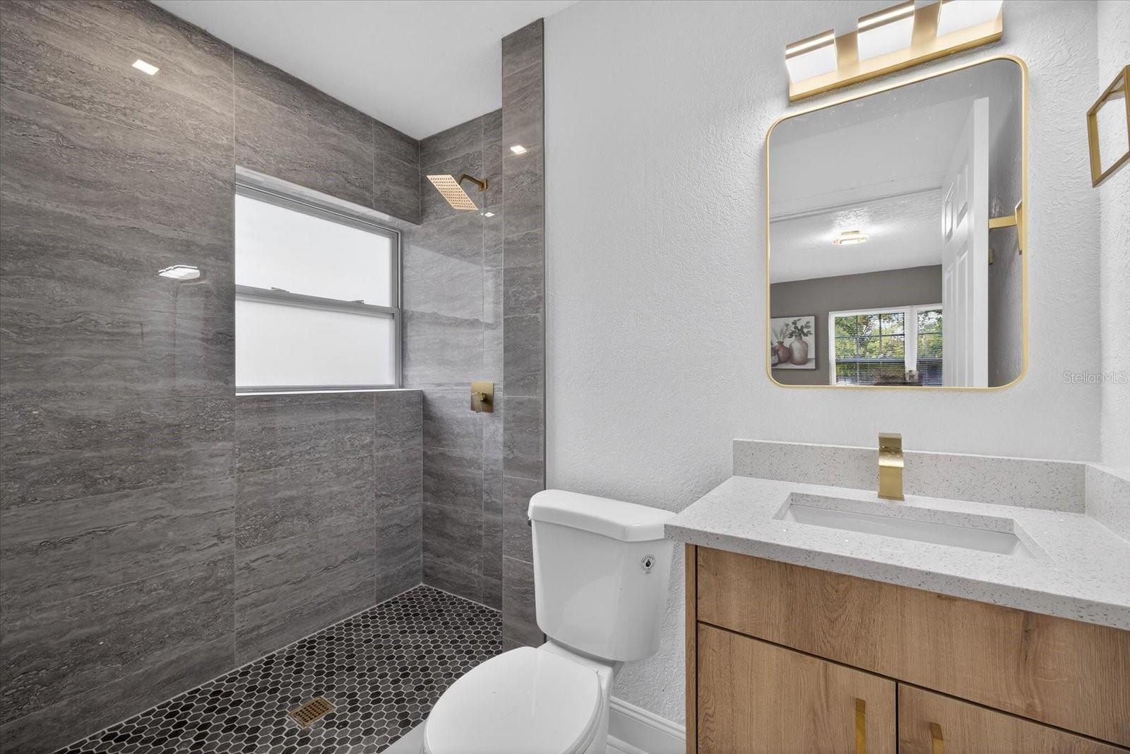 Image 26 of 29 For 712 Crest Avenue