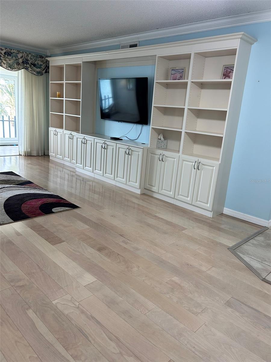 Image 14 of 77 For 868 Bayway Boulevard 304