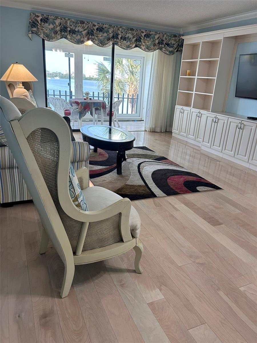 Image 16 of 77 For 868 Bayway Boulevard 304