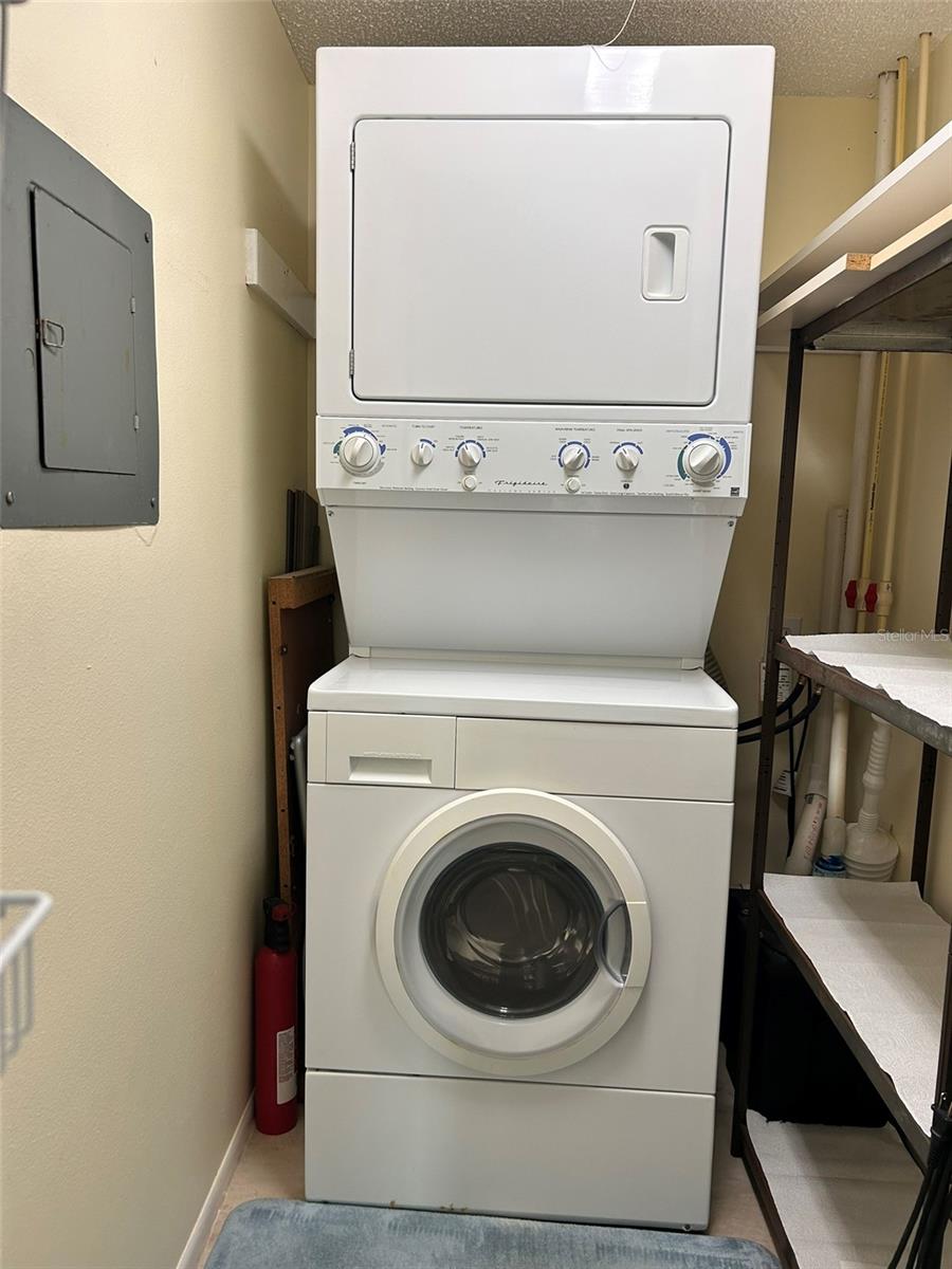 Image 25 of 77 For 868 Bayway Boulevard 304