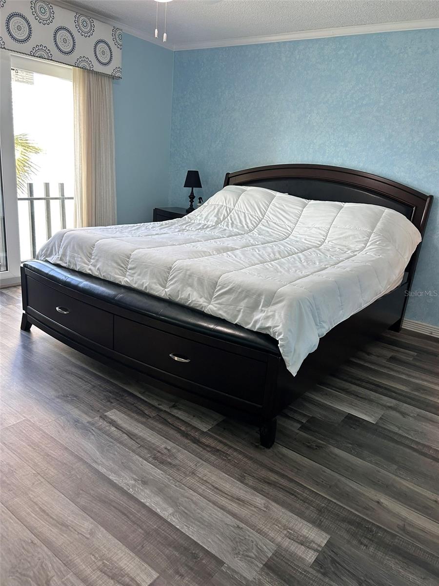 Image 33 of 77 For 868 Bayway Boulevard 304