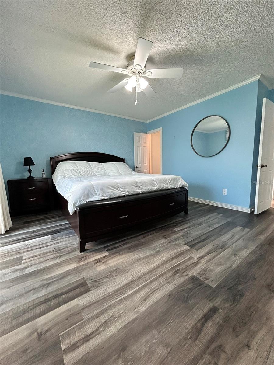 Image 39 of 77 For 868 Bayway Boulevard 304