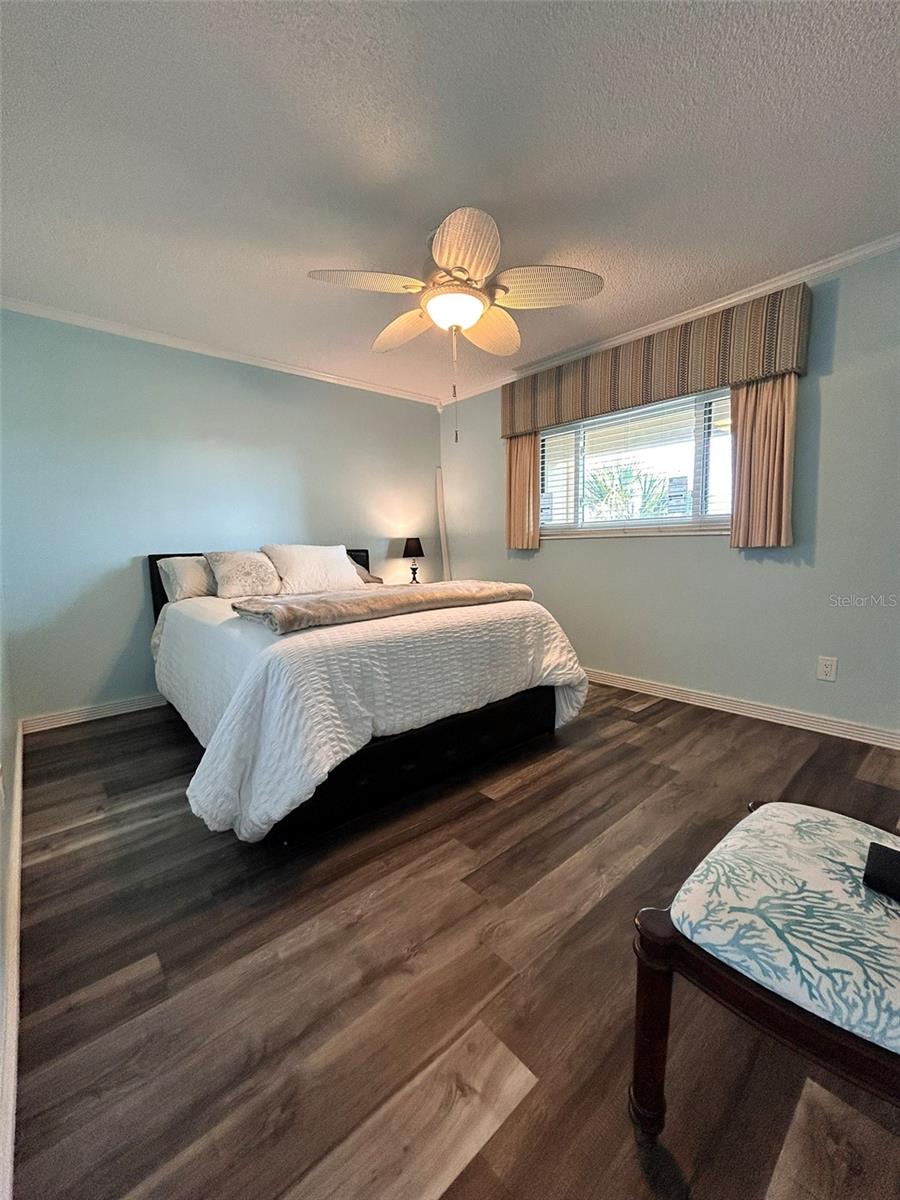 Image 49 of 77 For 868 Bayway Boulevard 304